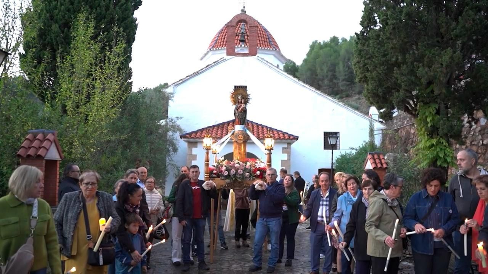 A Ludiente 'Terra de festes' assistix a la processó de la Mare de Déu del Pilar i del Sagrat Cor