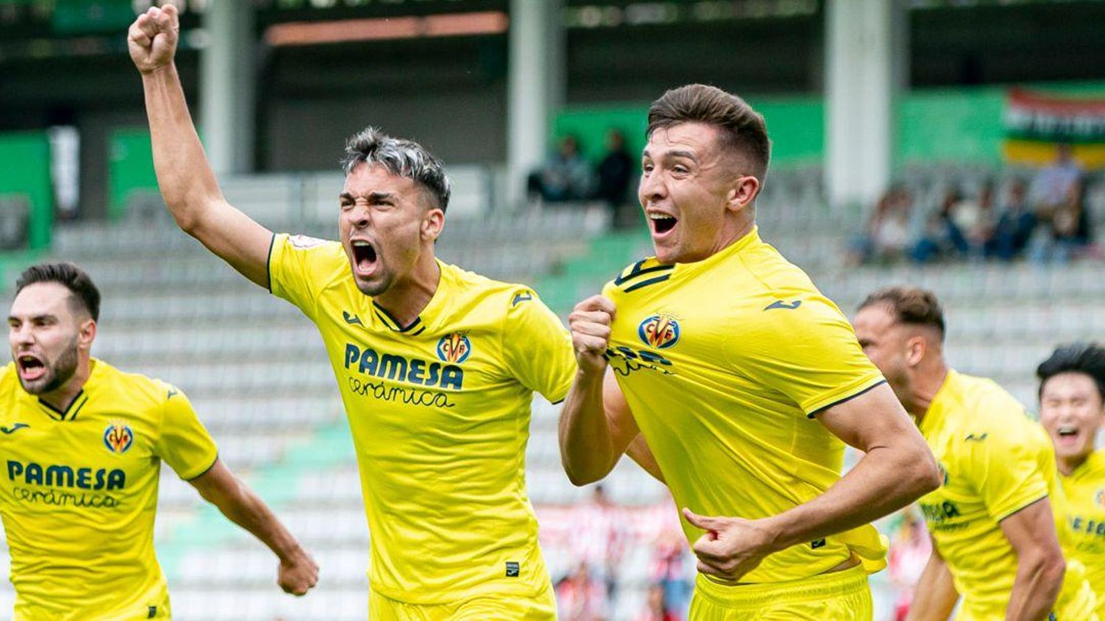 Arana i Del Moral celebren un dels gols Arana i Del Moral celebren un dels gols