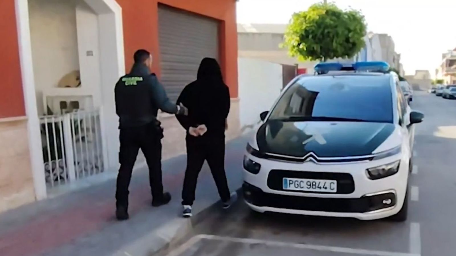 En imatge, el moment de la detenció a Dolores (Baix Segura)