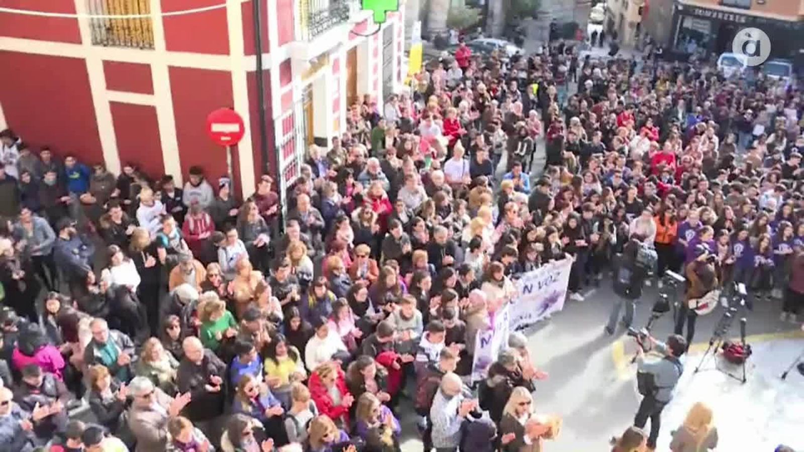 Concentració en rebuig de la violació a Callosa d'en Sarrià