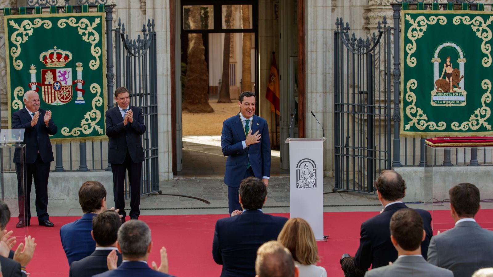 Moreno, aquest dissabte davant la façana del Palau de San Telmo de Sevilla