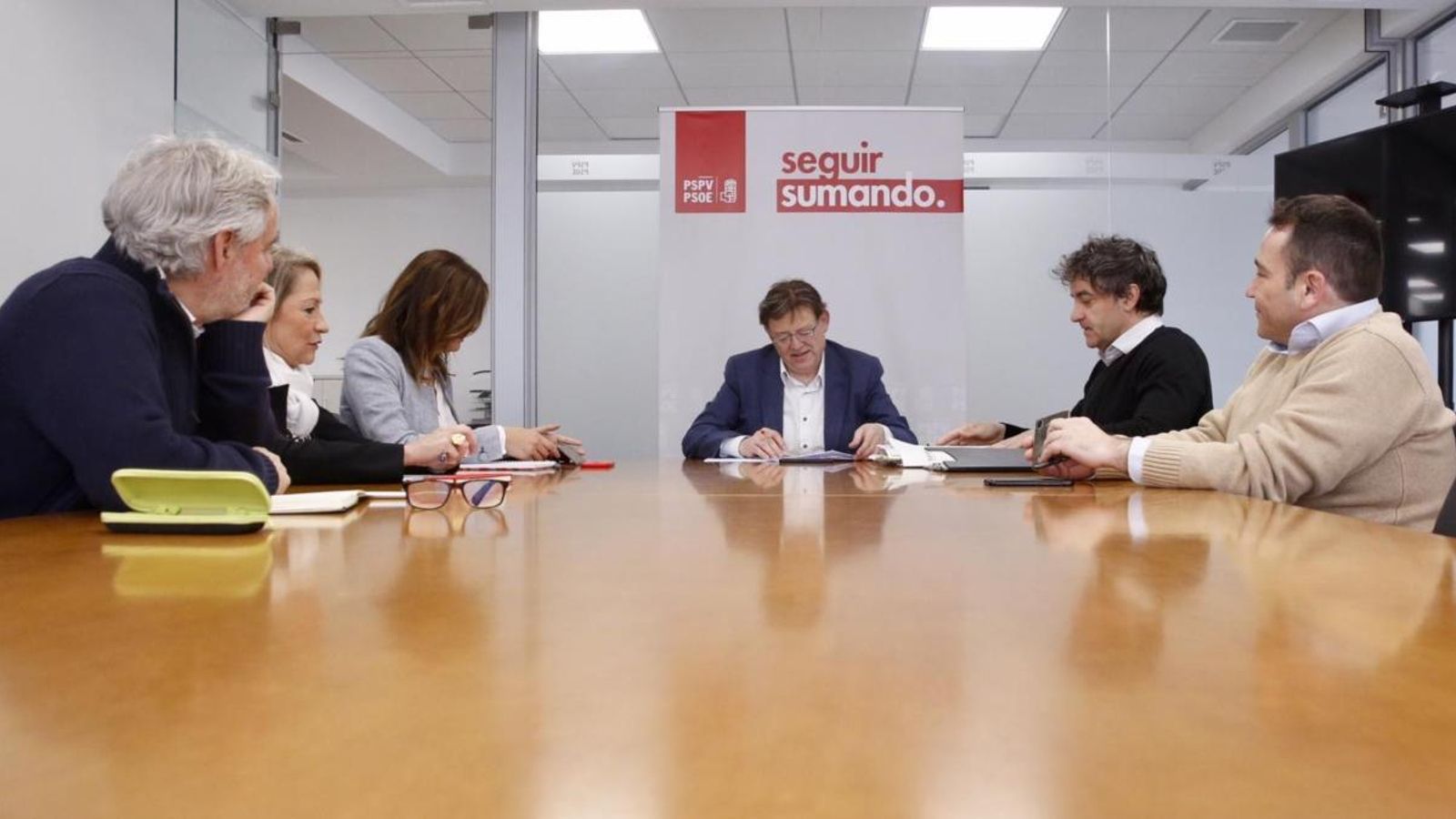 Puig proposa un pla de desestacionalització del turisme amb una dotació de cinc milions d'euros Puig proposa un pla de desestacionalització del turisme amb una dotació de cinc milions d\'euros