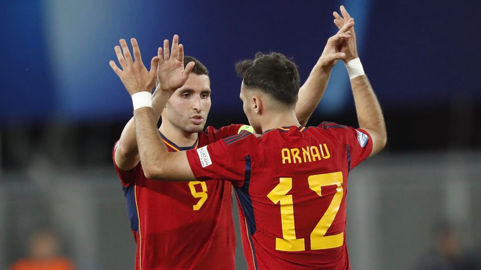 Abel Ruiz i Arnau Martínez celebren la victòria