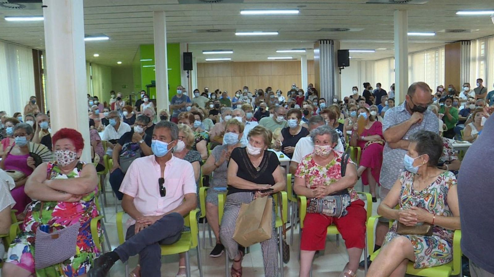 El veïnat de Castellar-l'Oliveral, atemorit per la delinqüència als carrers