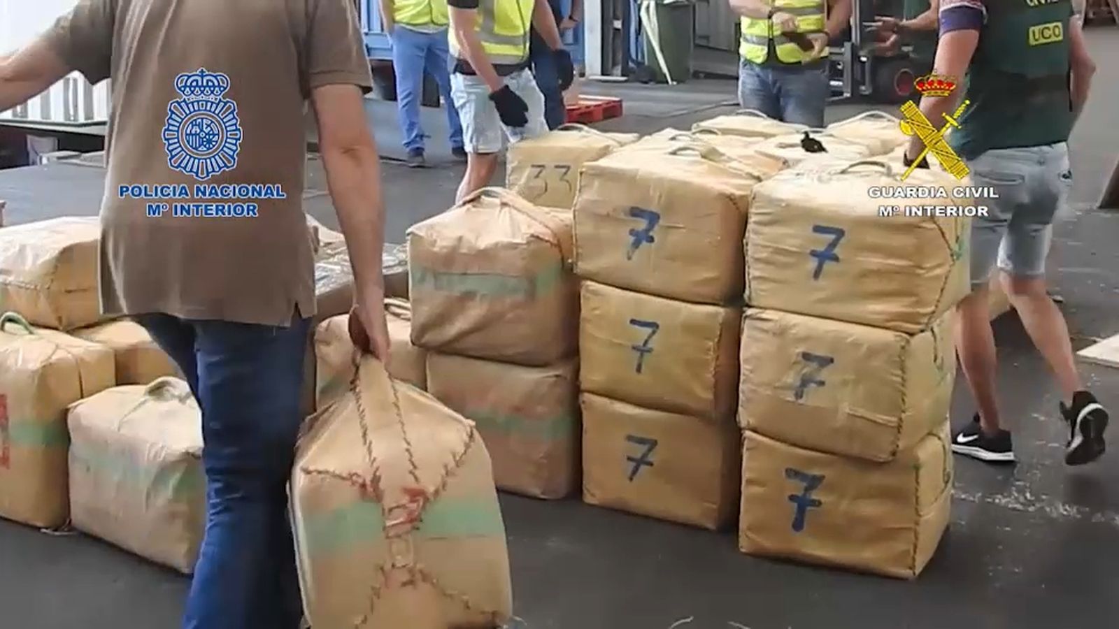 Detinguts cinc narcotraficants per introduir haixix a la Península des del port d'Alacant