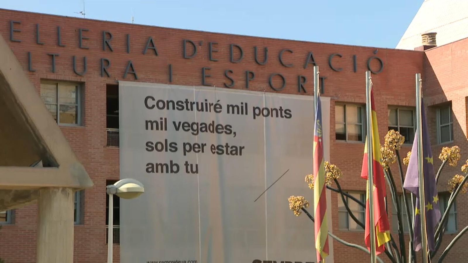 Façana de la Conselleria d'Educació