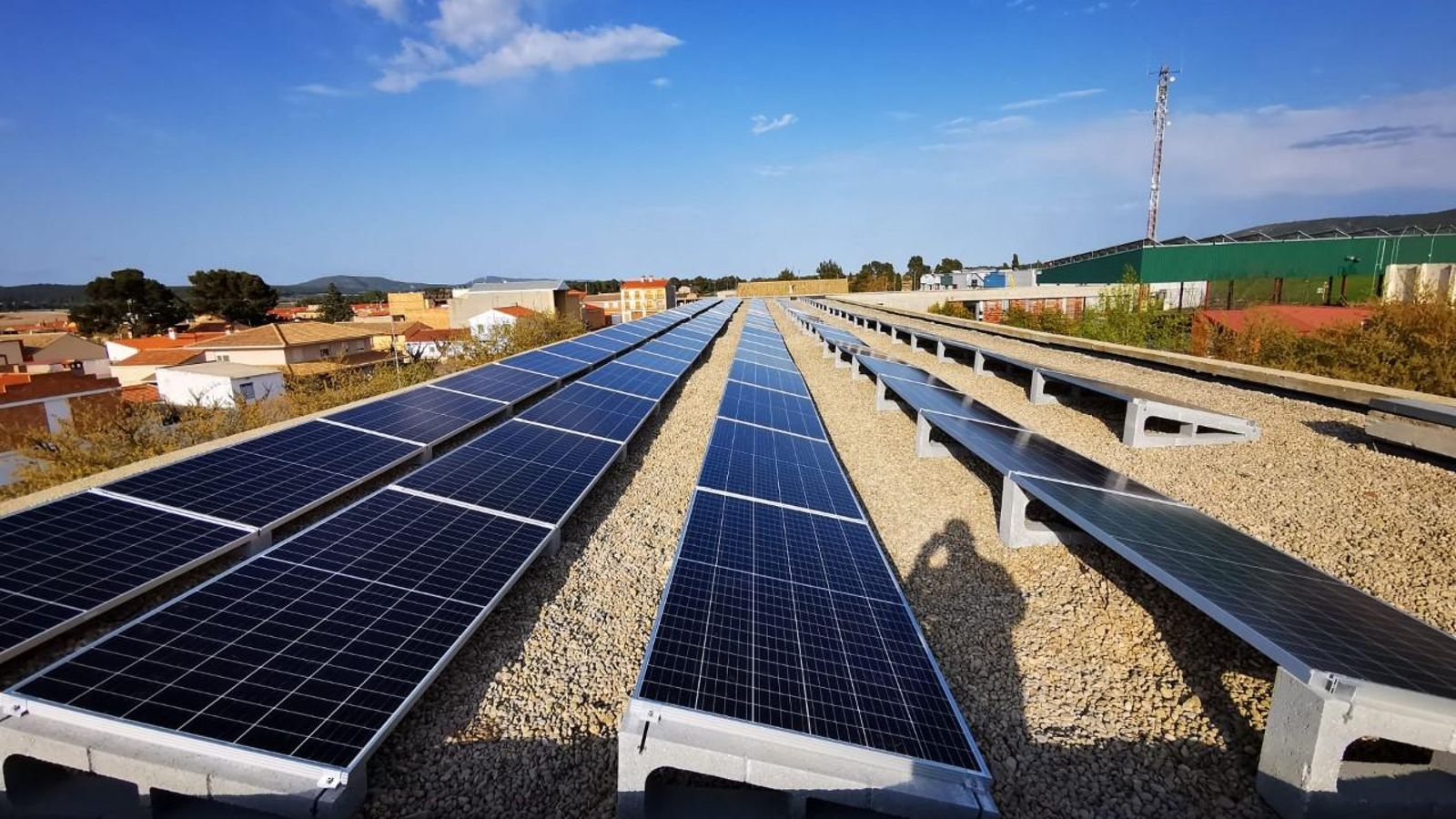 Instal·lació fotovoltaica a Fontanars dels Alforins