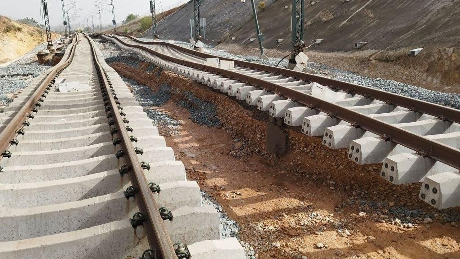 Danys en les vies d'Alta Velocitat entre València i Madrid