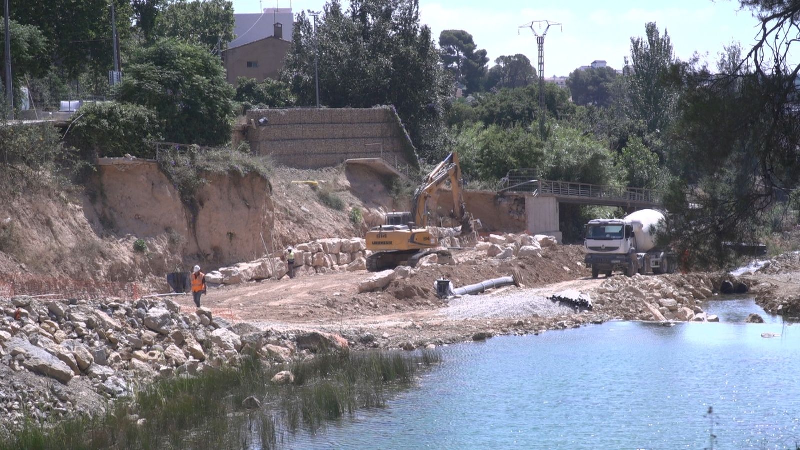 Obres de recuperació del llit del riu a Cuevas del Turche