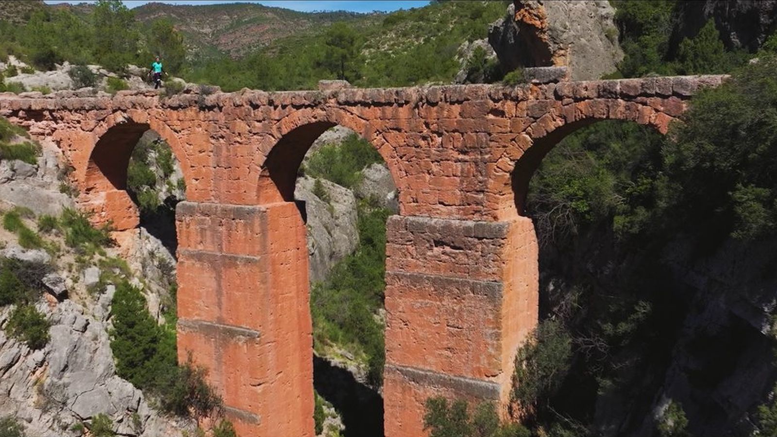 Valencians sobre rodes | La Serranía