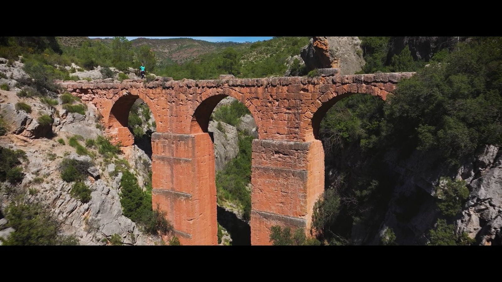 Valencians sobre rodes | La Serranía