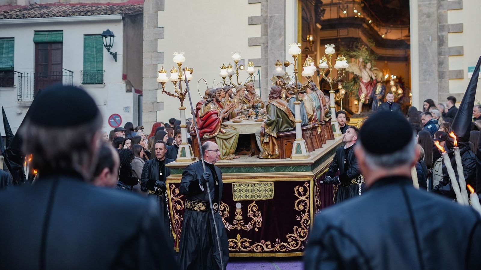 EuropaPress_7414439_salida_paso_procesion_santo_entierro_cofradia_purisima_sangre_sagunto