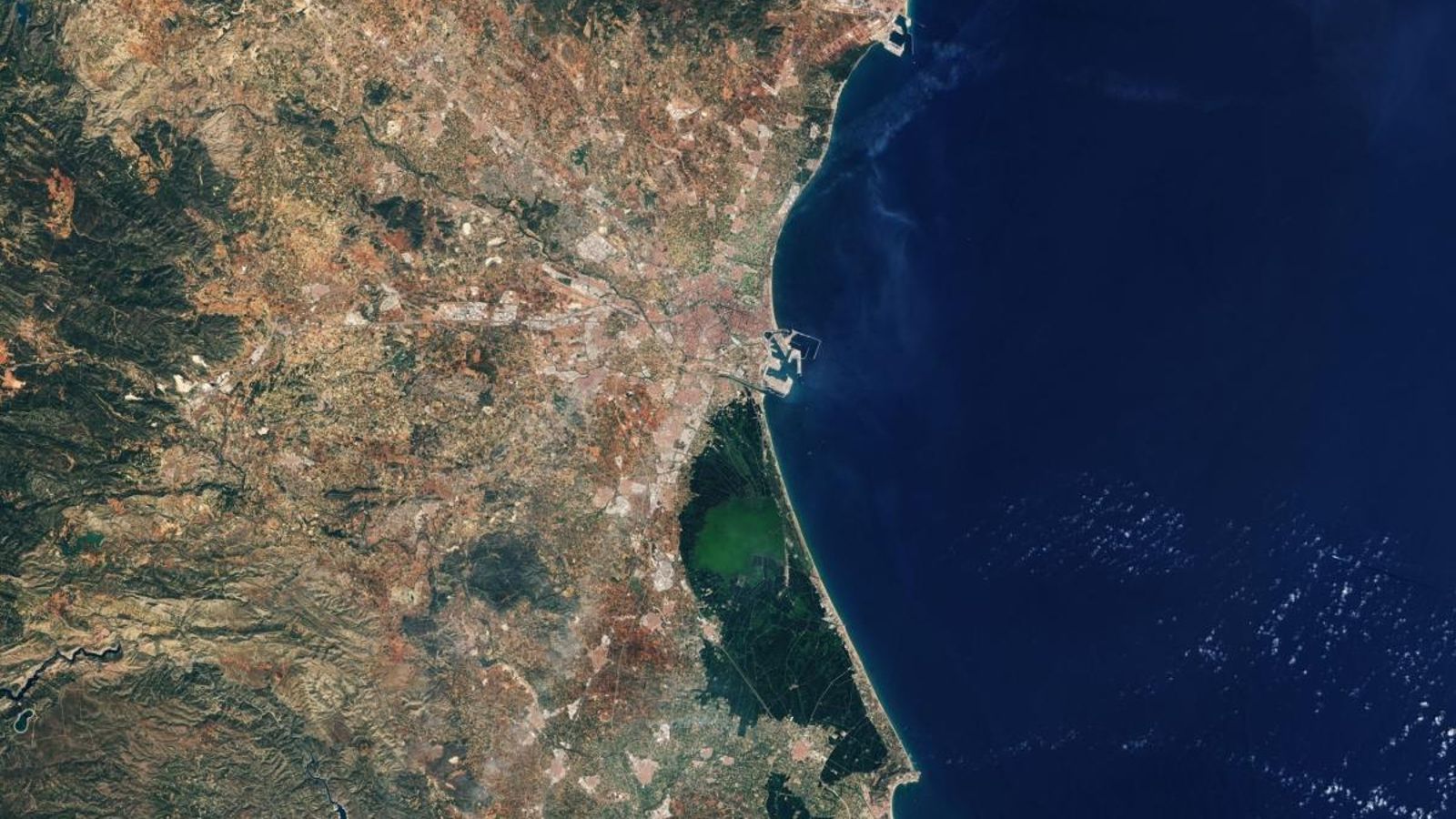 La imatge mostra la diversitat paisatgística de la Comunitat Valenciana