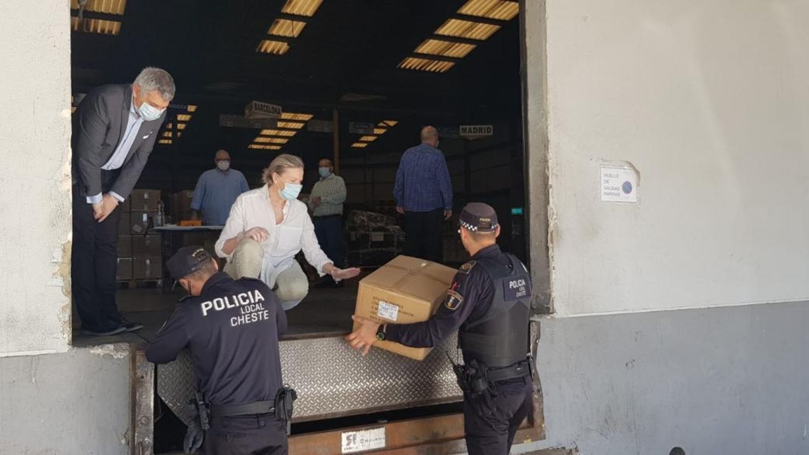 Descàrrega de mascaretes a la Delegació del Govern a València