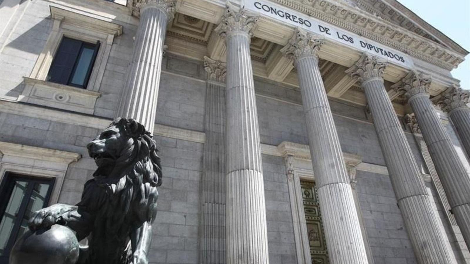 El ple del Congrés vota el decret que permet rebre assistència sanitària als immigrants en situació irregular