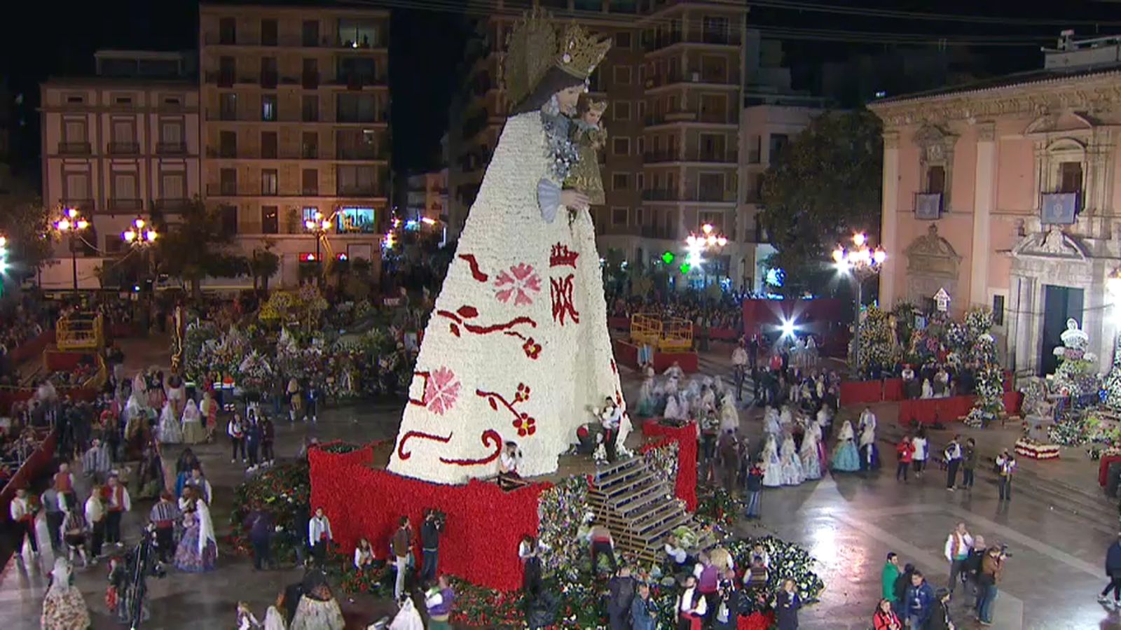 La d'enguany ha sigut l'Ofrena més multitudinària de la història | ÀP