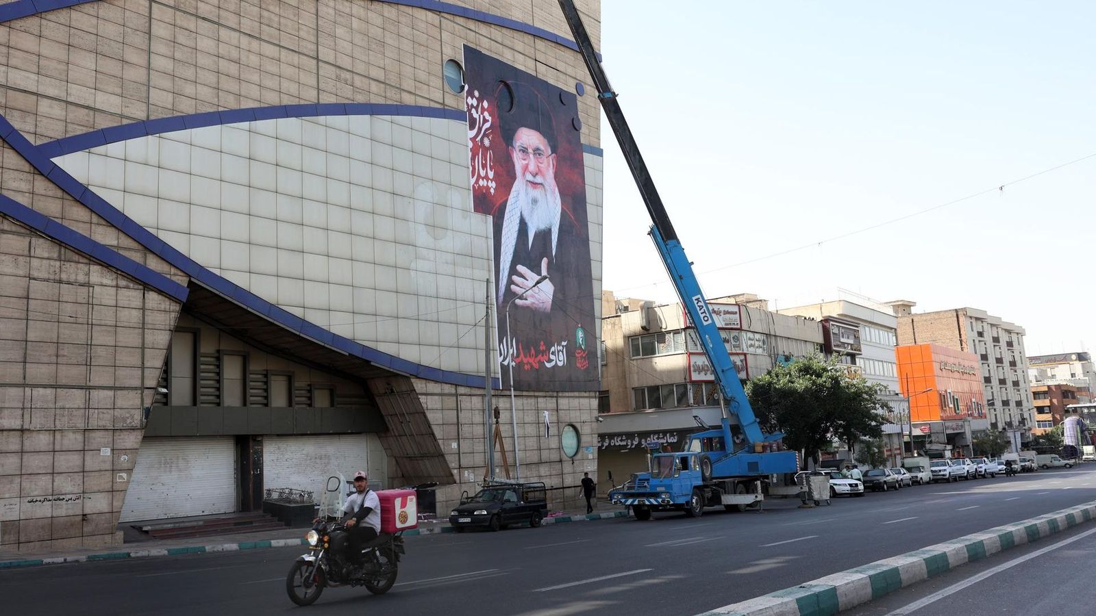L'Iran està totalment bolcat en els funerals de qui va dirigir el país durant més de trenta anys i que duraran uns quants dies