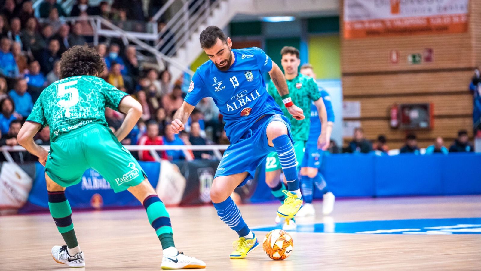 Tolrà, en una acció del partit