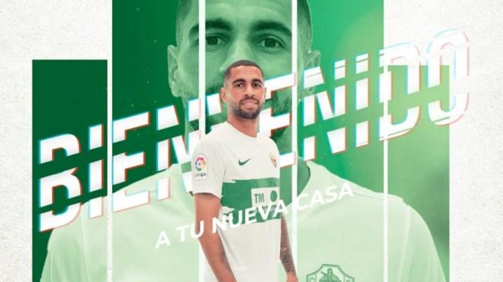 El nou fitxatge de l'Elx, Omar Mascarell, amb l'elàstica del club il·licità