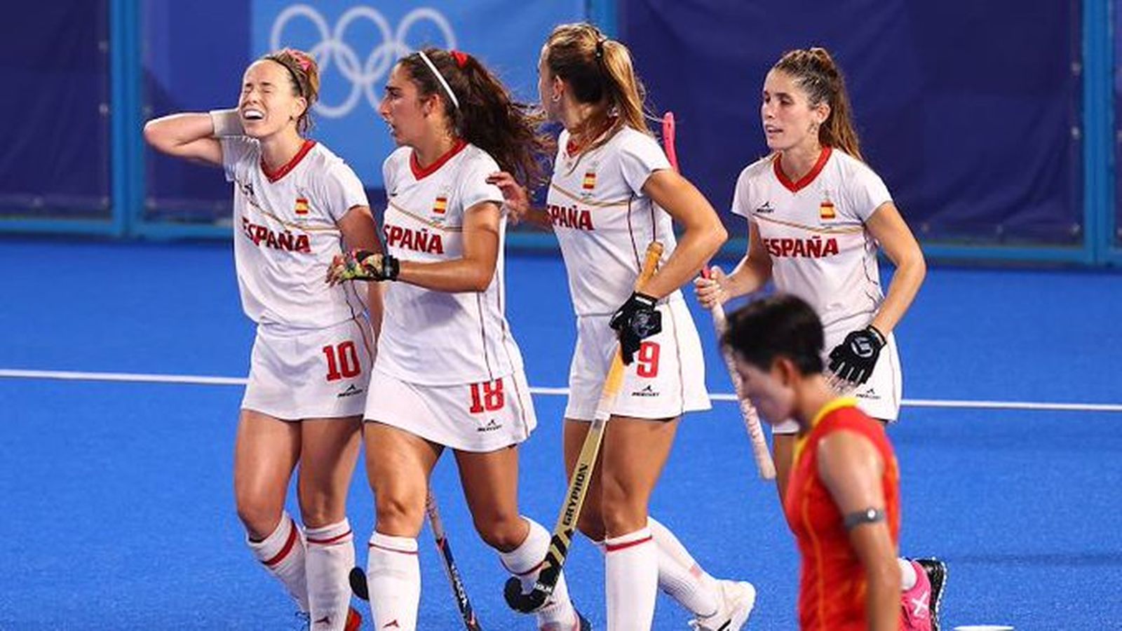 La selecció femenina d'hòquei guanya a la Xina i pensa en els quarts de final
