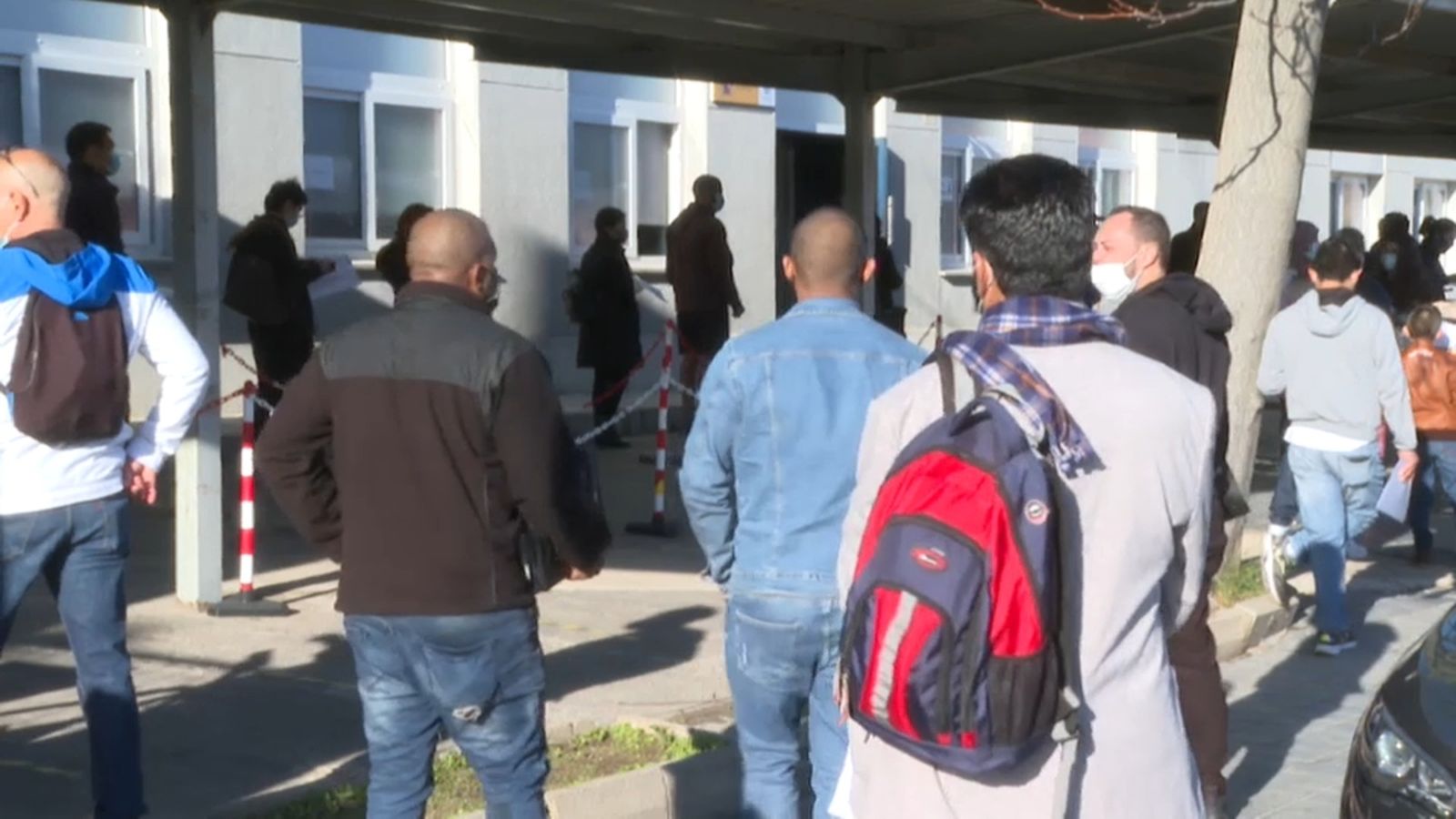 Cues a la comissaria de Patraix per a aconseguir la targeta d'identitat d'estranger