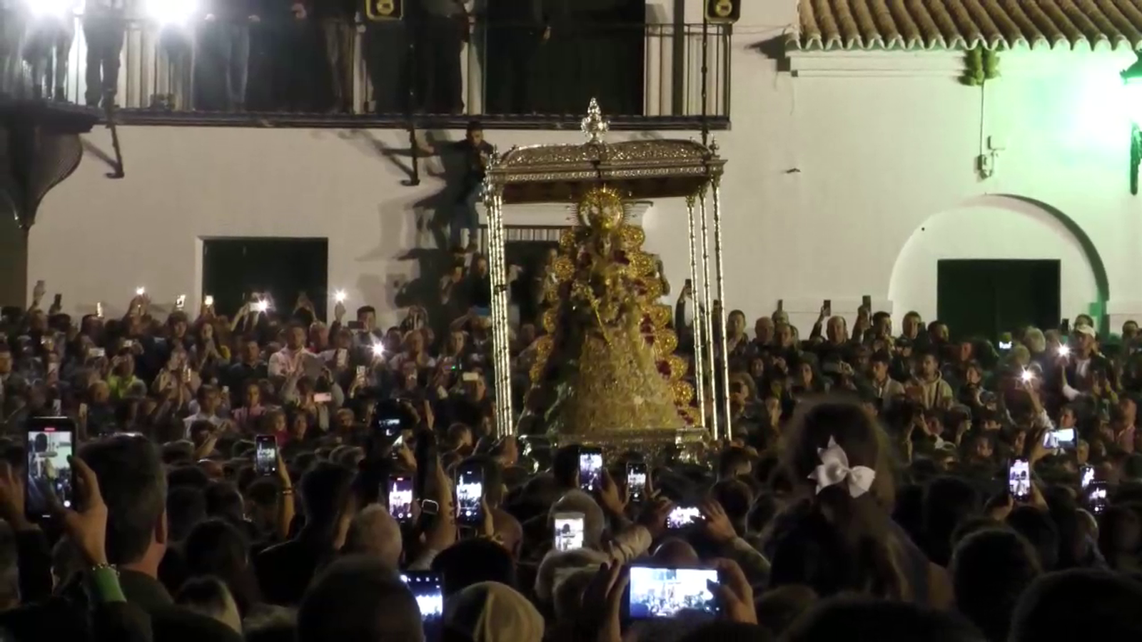 Un moment de l'eixida de la Mare de Déu del Rocío per Almonte