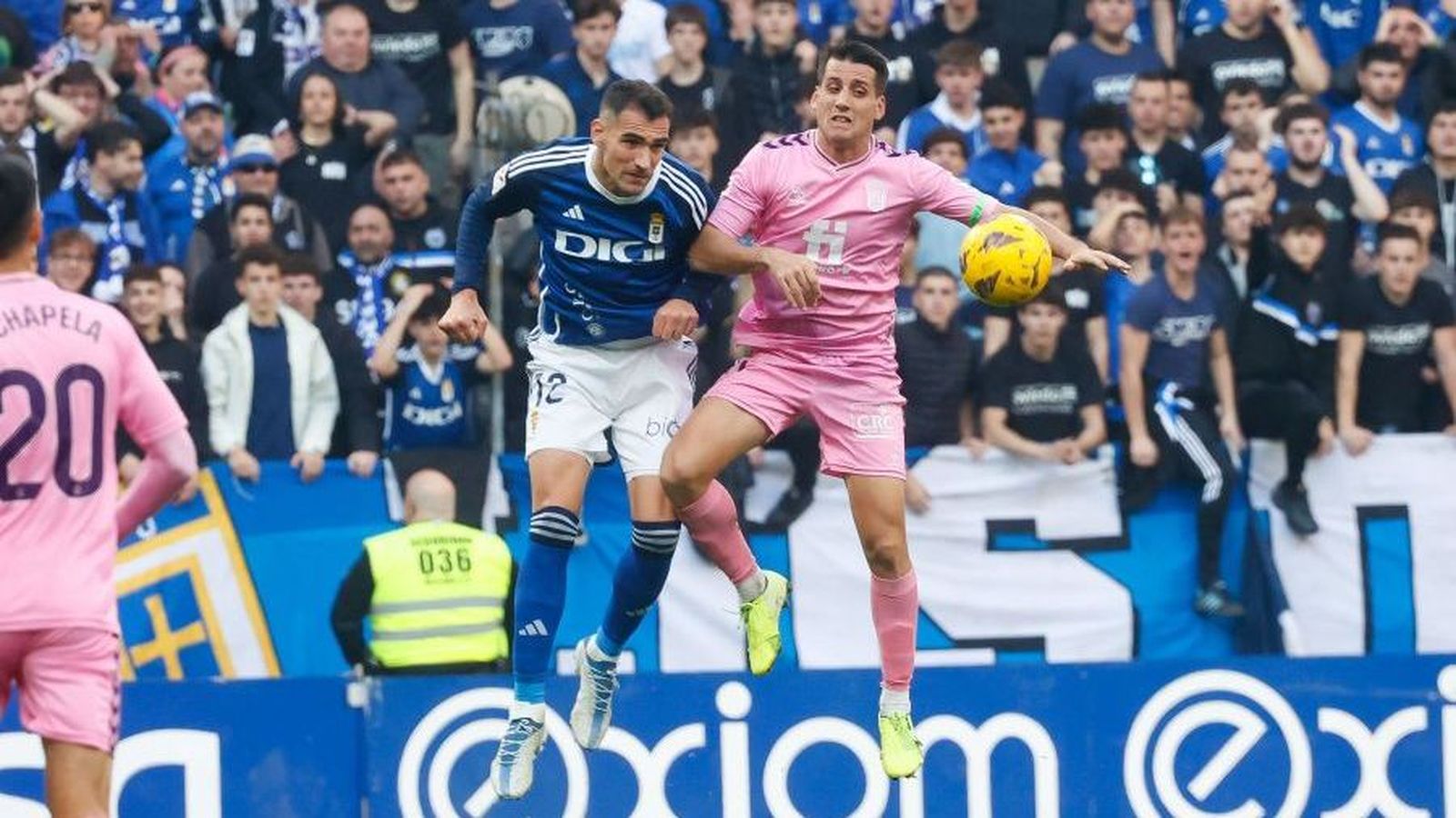 Juanto Ortuño, en una acció del partit