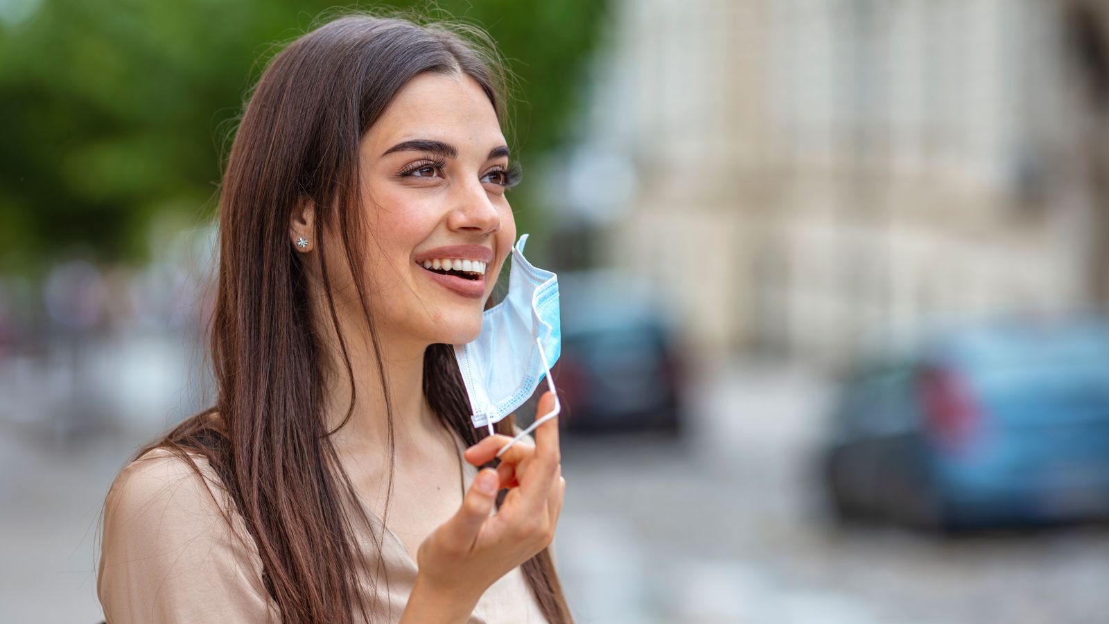 Decau l'obligatorietat de portar mascareta en la majoria dels espais sanitaris