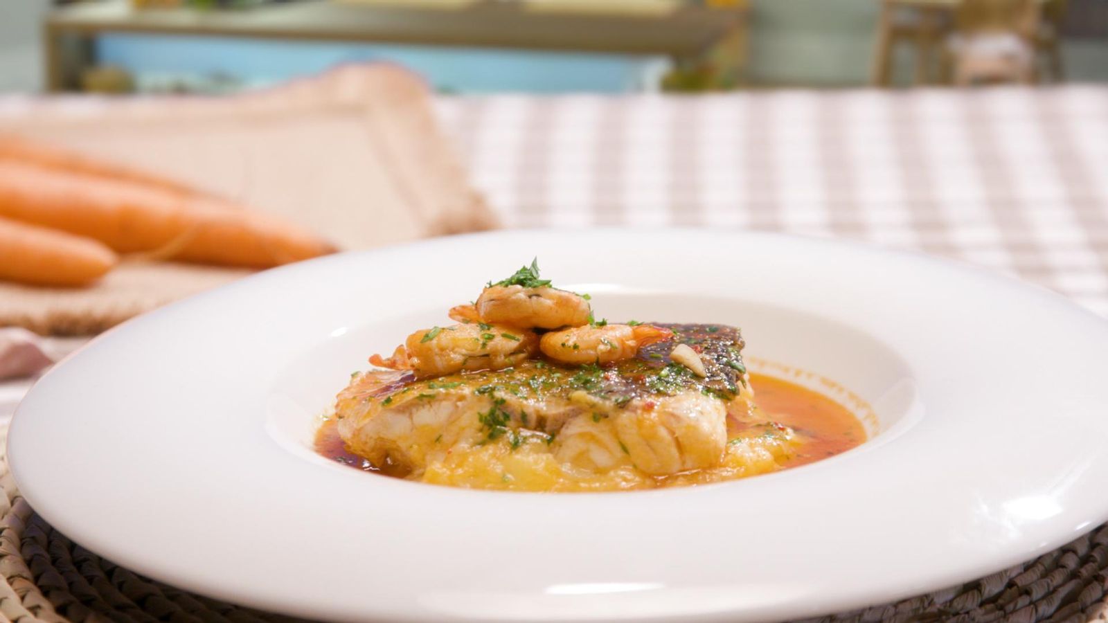 Llobarro en caldereta