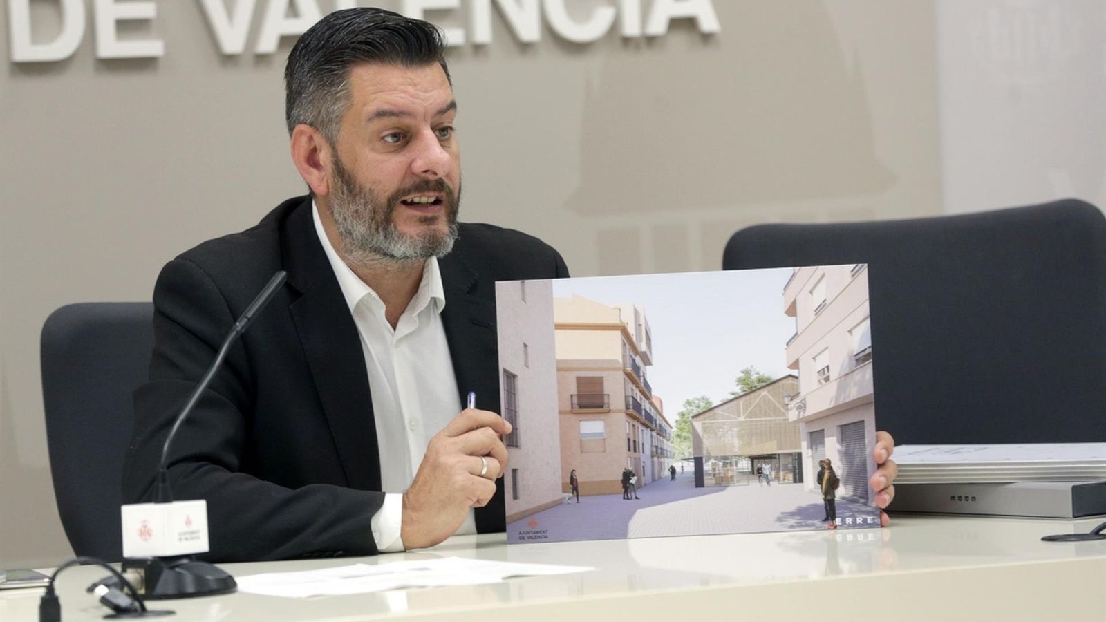 El regidor de Comerç de l'Ajuntament de València, Carlos Galiana, ha presentat el projecte del nou mercat de Sant Pere Nolasc