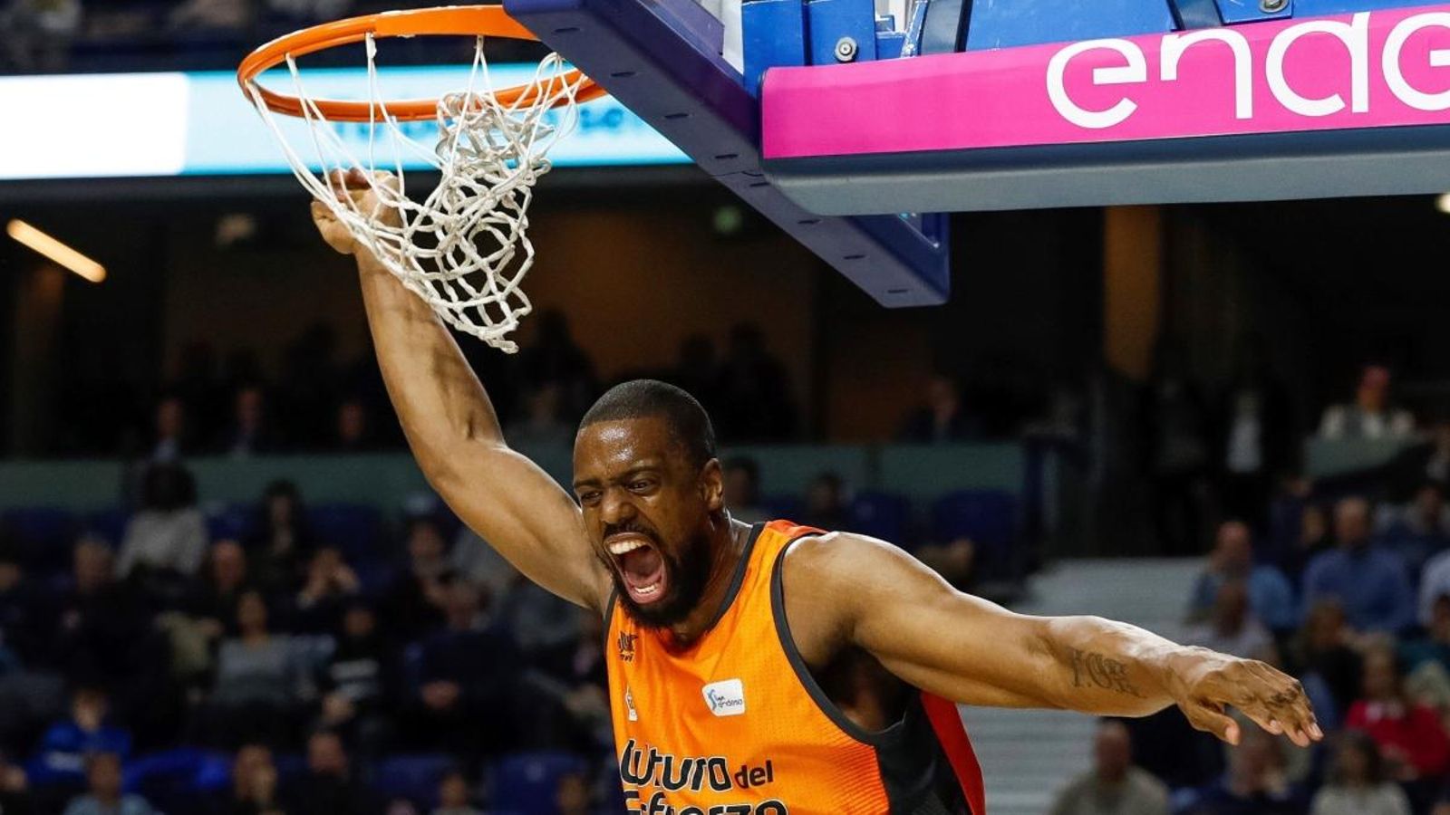 Quarta victòria consecutiva del València Basket en lliga Quarta victòria consecutiva del València Basket en lliga