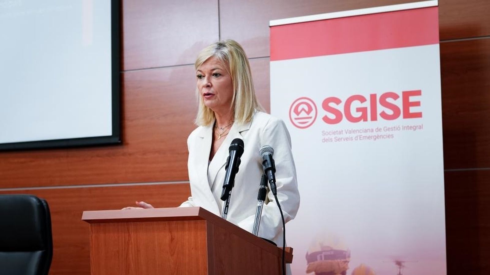 Gabriela bravo en la presentació del pla de formació de bombers forestal