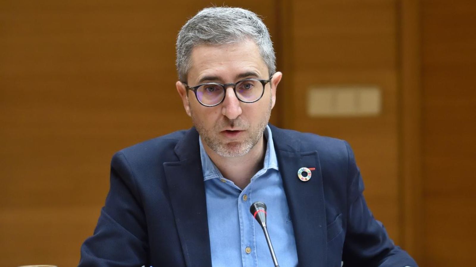 El conseller Arcadi España a les Corts