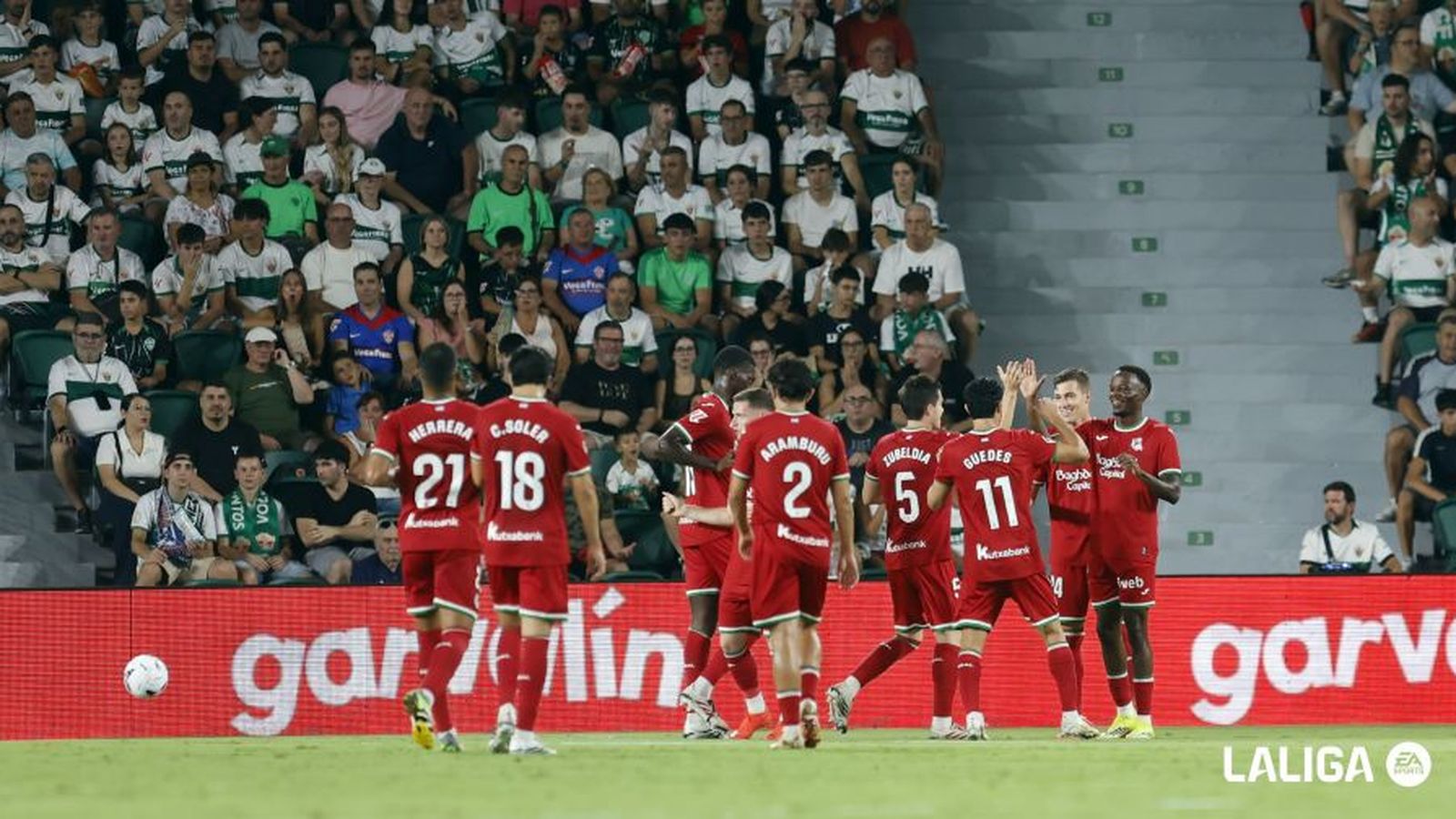 Els jugadors de la Reial Societat celebren un gol al Martínez Valero