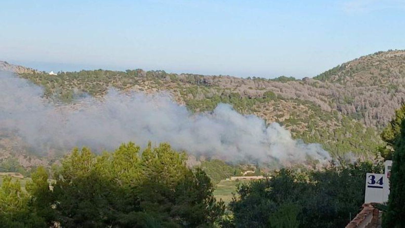 Declarat un incendi forestal a prop del Montgó