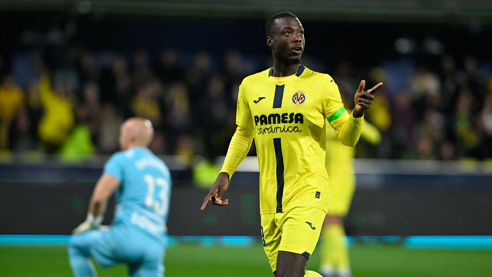 Pépé celebra el gol