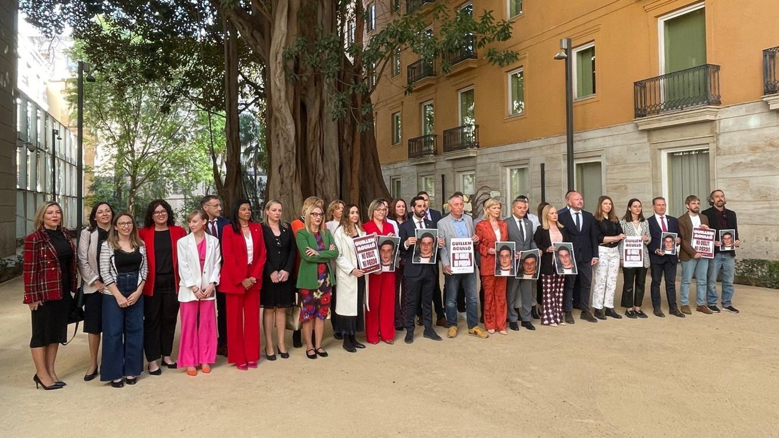 PSPV i Compromís reten homenatge a Guillem Agulló a les Corts este dijous
