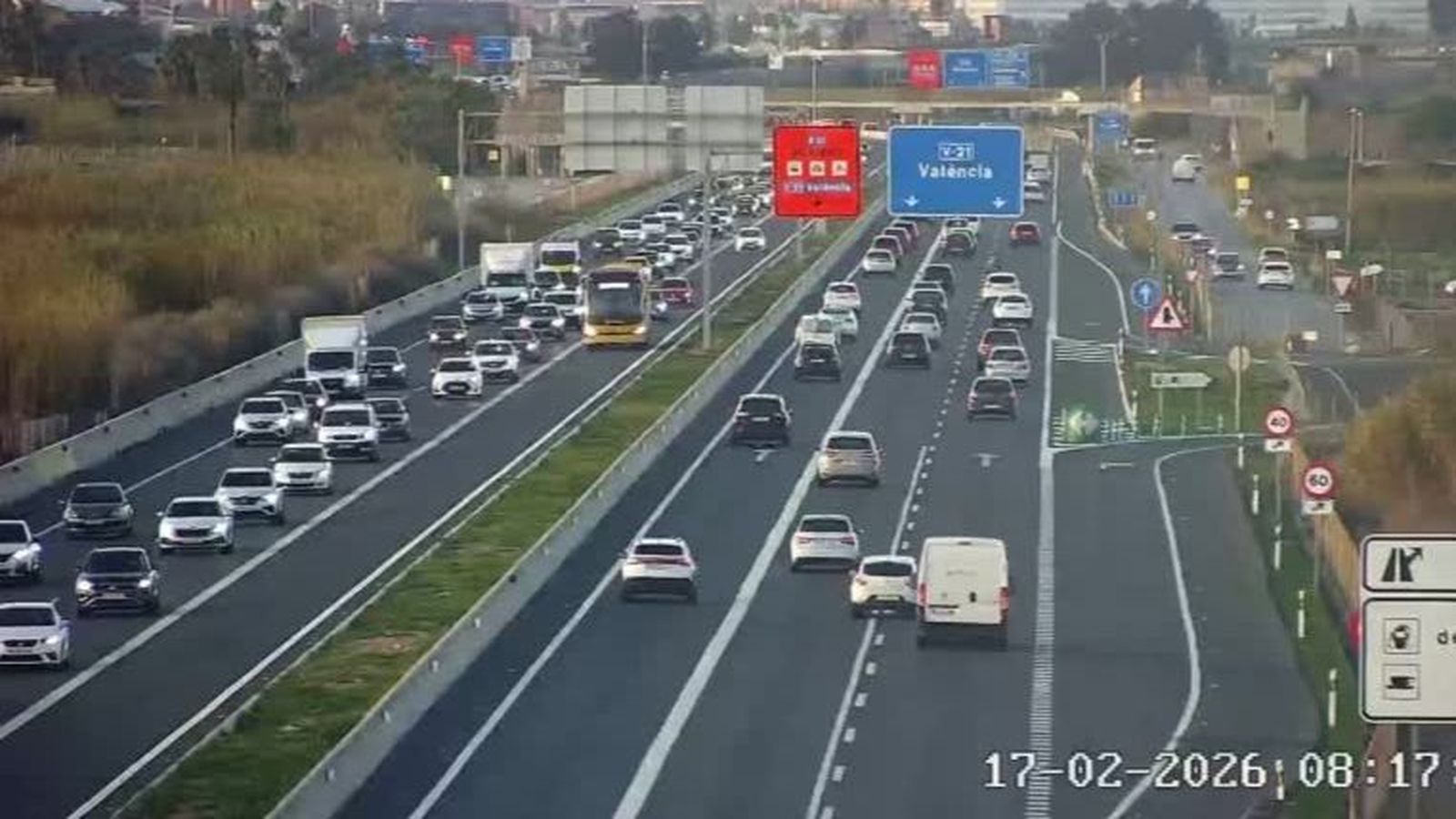 Aspecte que presentava l'entrada a València per la V-21, a l'altura d'Albuixec