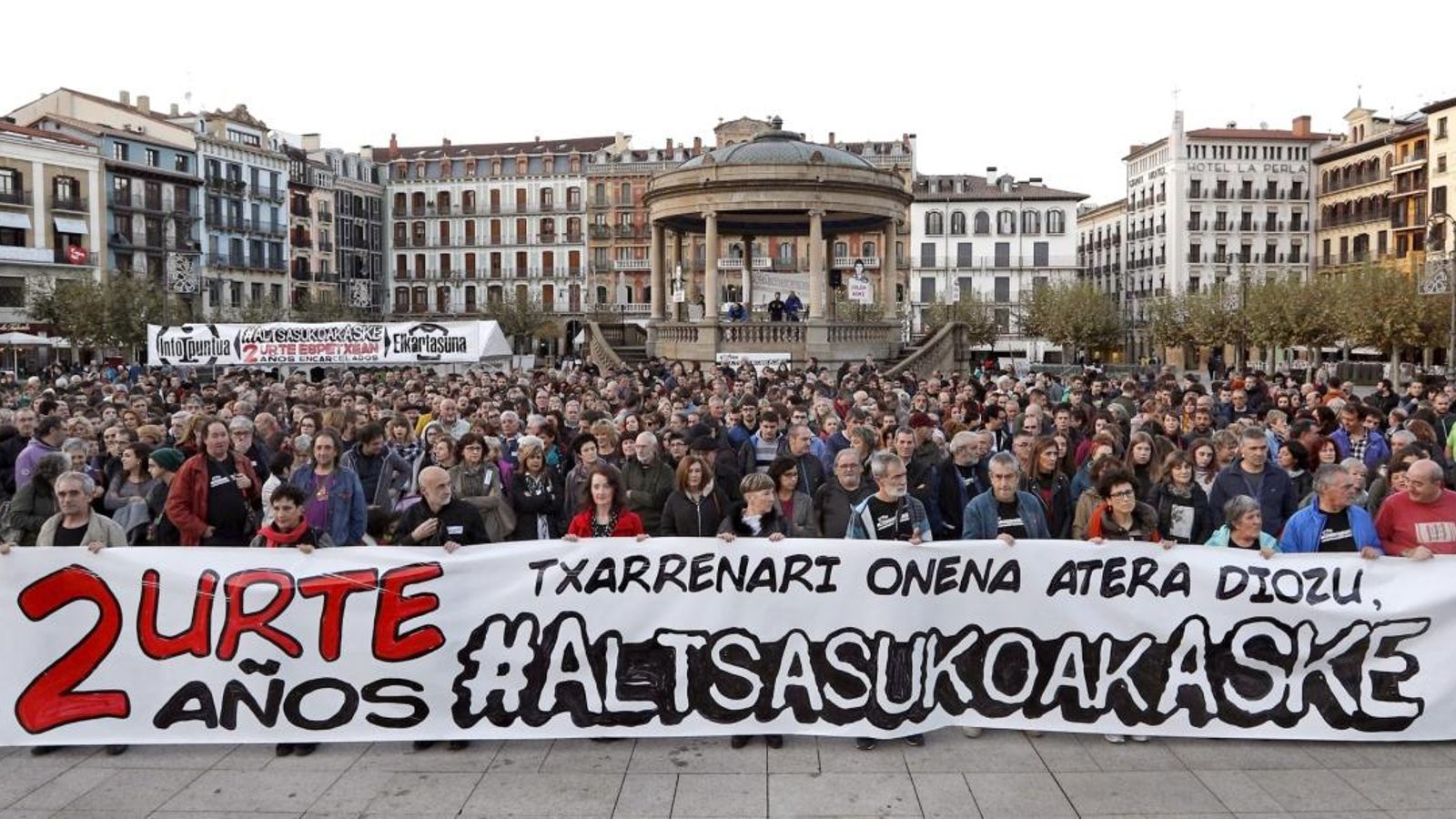 Una concentració demana la llibertat per als condemnats d'Altsasu, en una imatge d'arxiu