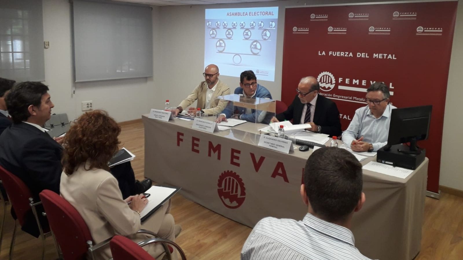 Moment de l'elecció del nou comité executiu de Femeval