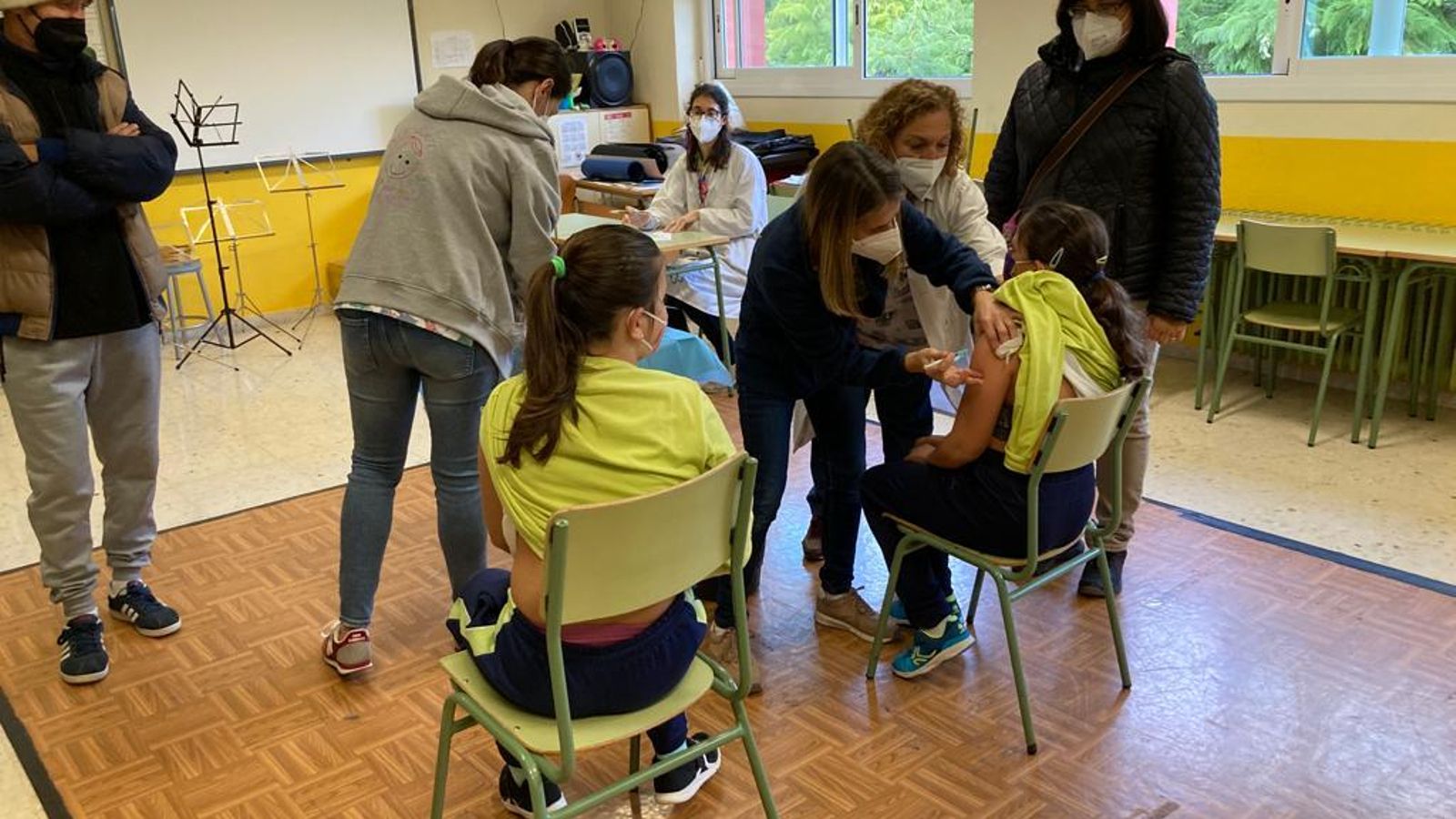 Vacunació a menors d'onze anys en el centre Eusebi Sempere d'Alacant