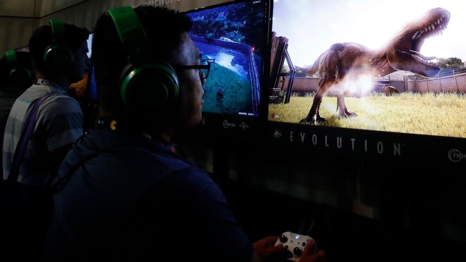 Milers d'aficionats als videjocs visiten la fira de Los Angeles per a conéixer les novetats del sector.