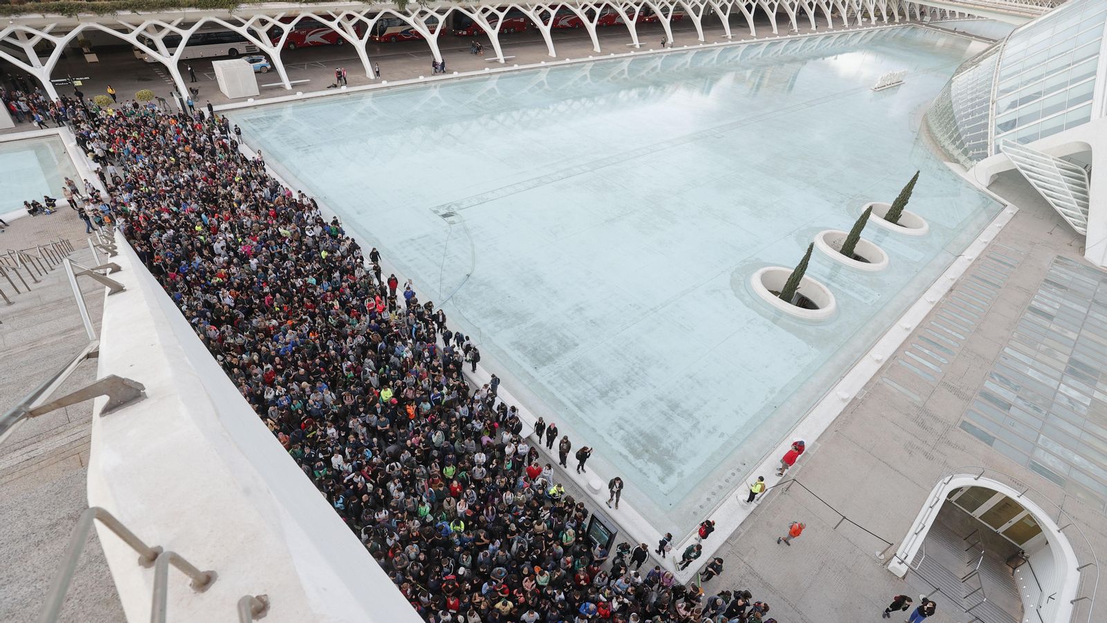 Milers de voluntaris a la Ciutat de les Arts i les Ciències