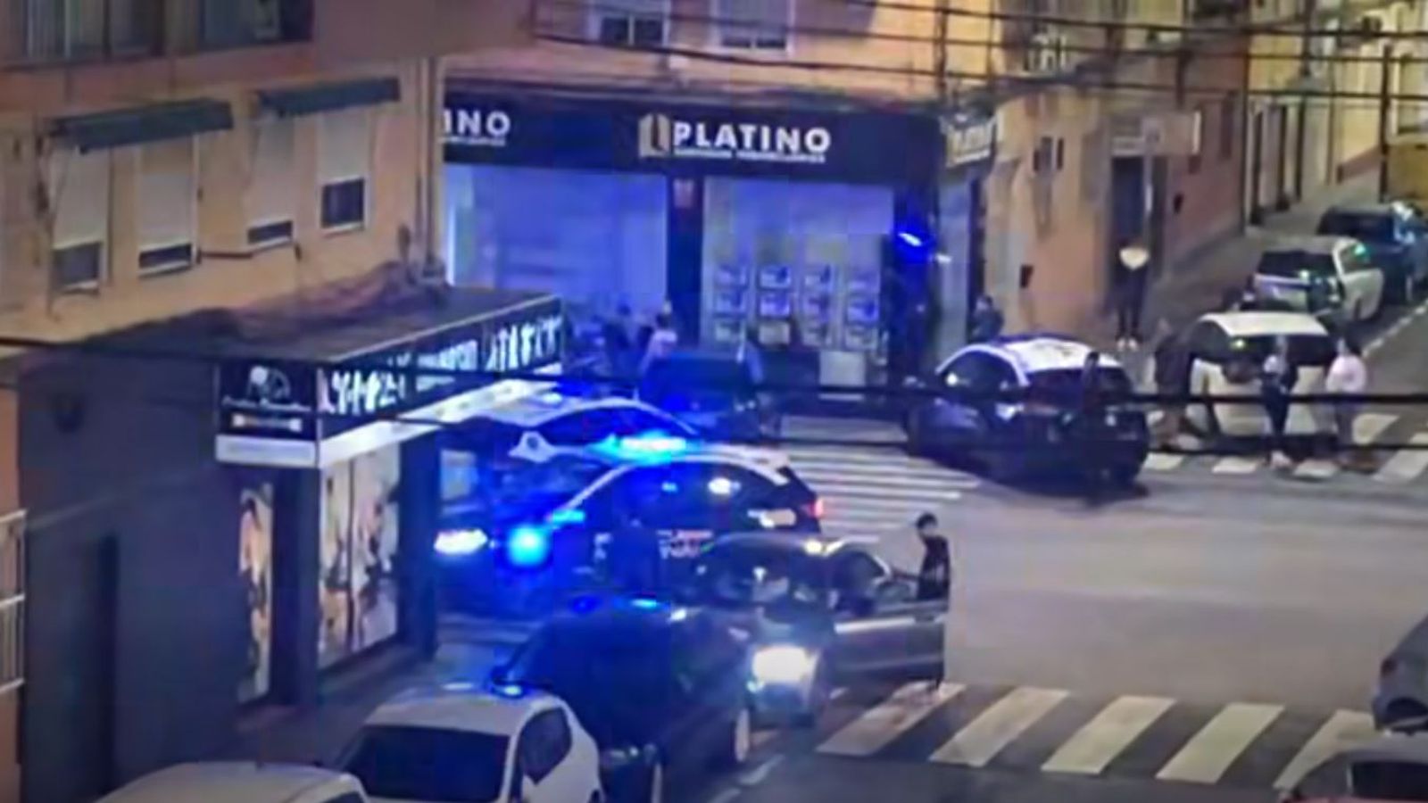 En imatge, el dispositiu policial desplegat