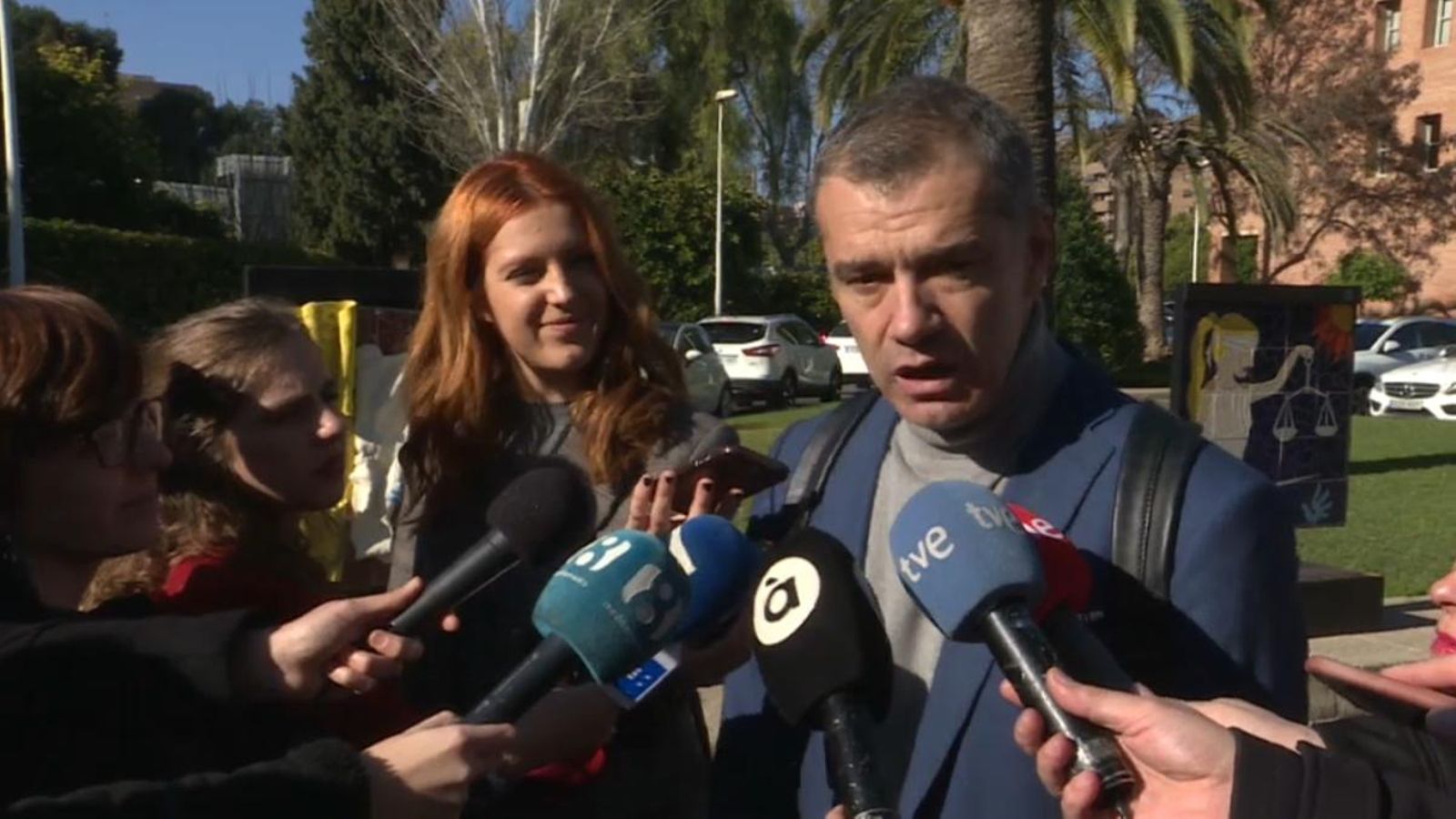 El diputat de Cs per València al Congrés, Toni Cantó, ha acudit aquest dimecres a la Conselleria d'Educació