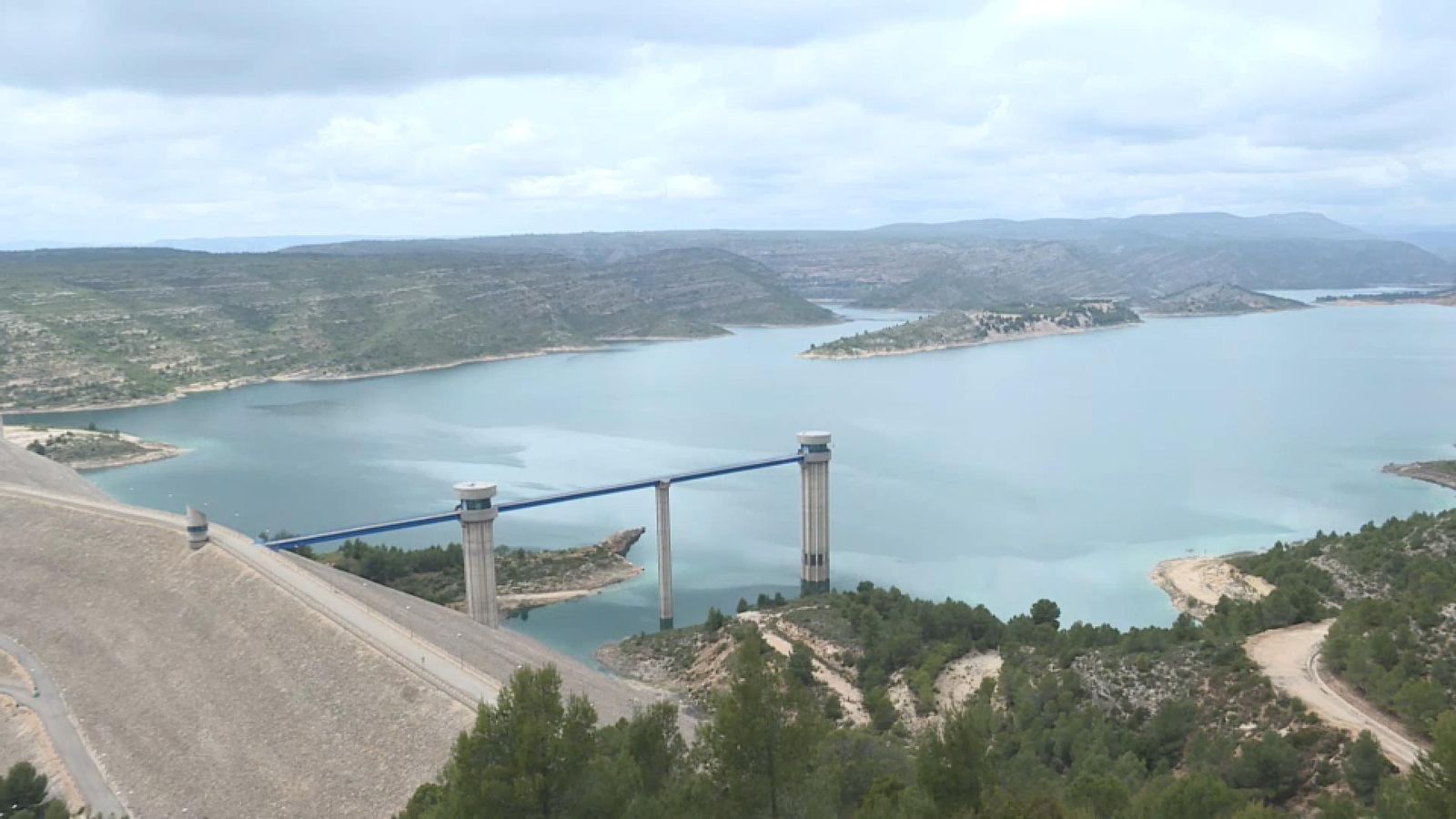 L'embassament de Tous fa 25 anys que prevé les avingudes del Xúquer