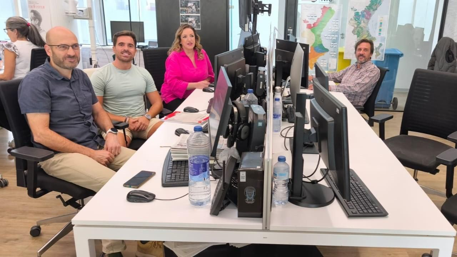 L'equip de l'Oratge està integrat dins de la redacció d'Informatius
