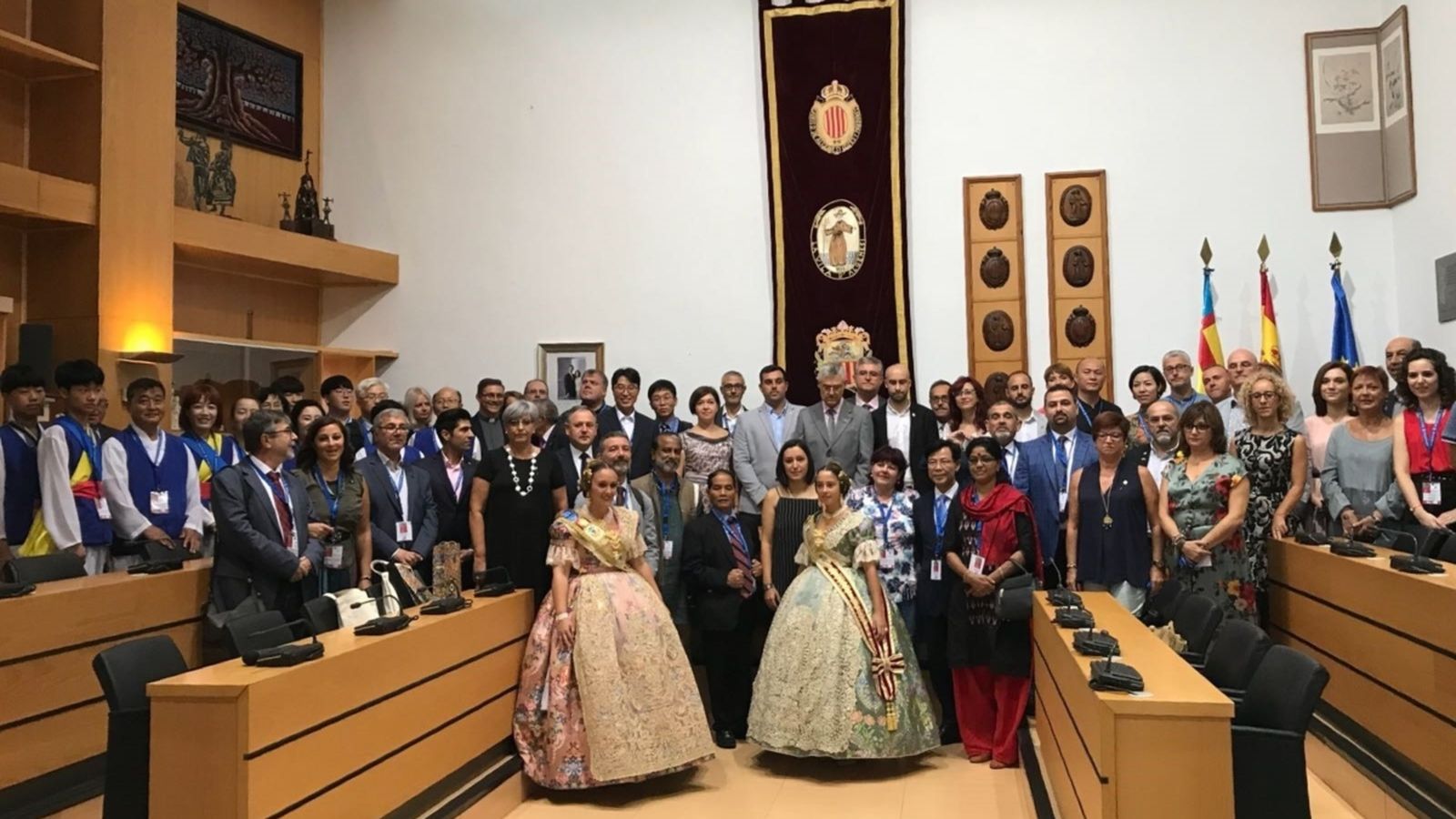 L'alcaldessa ha volgut destacar la importància dels moviments ciutadans en la preservació d'aquestes manifestacions