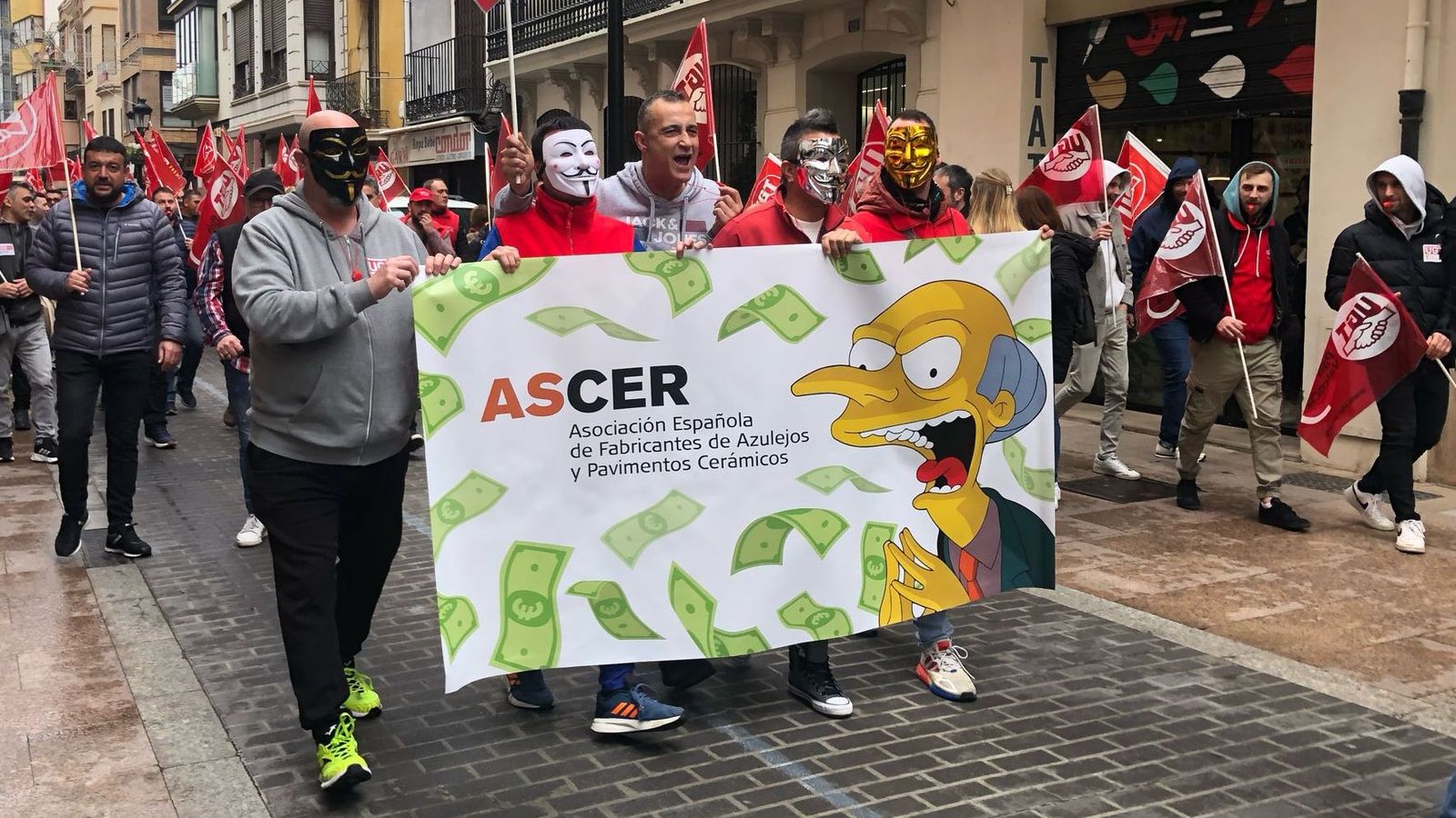 Imatge de la protesta de les plantilles del taulell a Castelló de la Plana