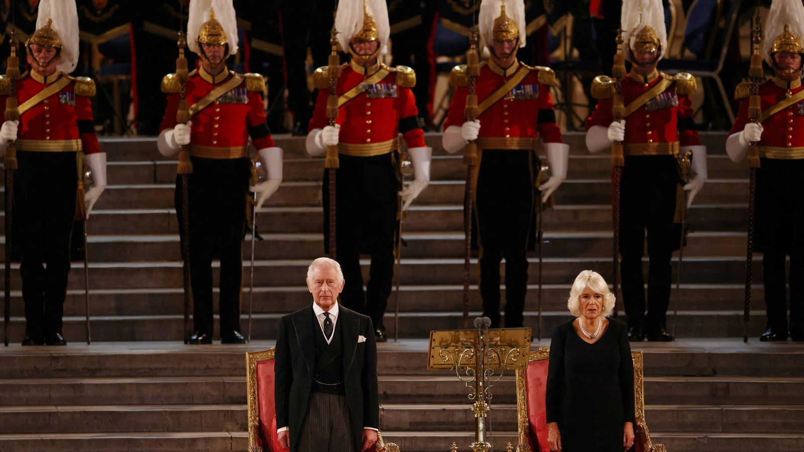 El rei Carles i la reina Camila assisteixen a la presentació dels discursos de les dues Cambres del Parlament en el Palau de Westminster, Londres, Gran Bretanya